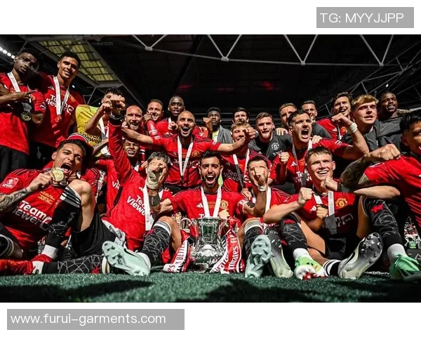 曼联与阿森纳足总杯激战在即谁将捧起荣耀奖杯